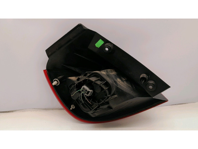 PILOTO TRASERO DERECHO MITSUBISHI COLT 2008