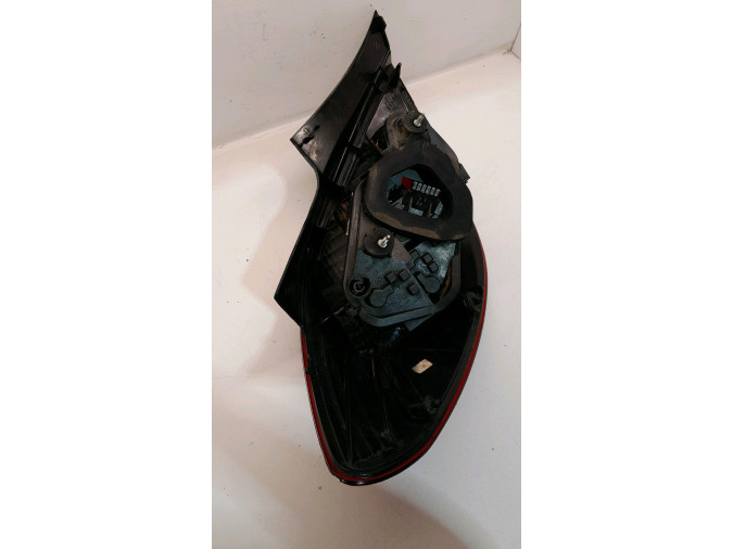 PILOTO TRASERO DERECHO OPEL CORSA 2012