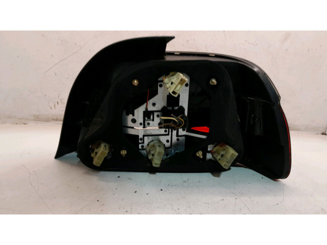 PILOTO TRASERO IZQUIERDO BMW 520D 2003