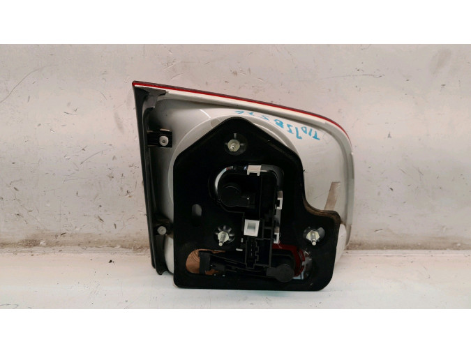 PILOTO TRASERO DERECHO VOLKSWAGEN TOUAREG 2005