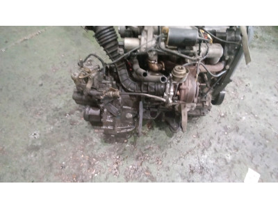 MOTOR CON ACCESORIOS Y CAJA DE CAMBIOS NISSAN PRIMERA 2003