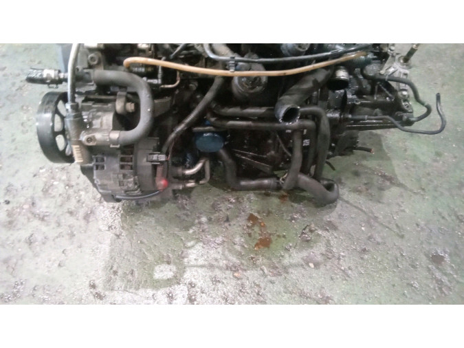 MOTOR CON ACCESORIOS Y CAJA DE CAMBIOS NISSAN PRIMERA 2003