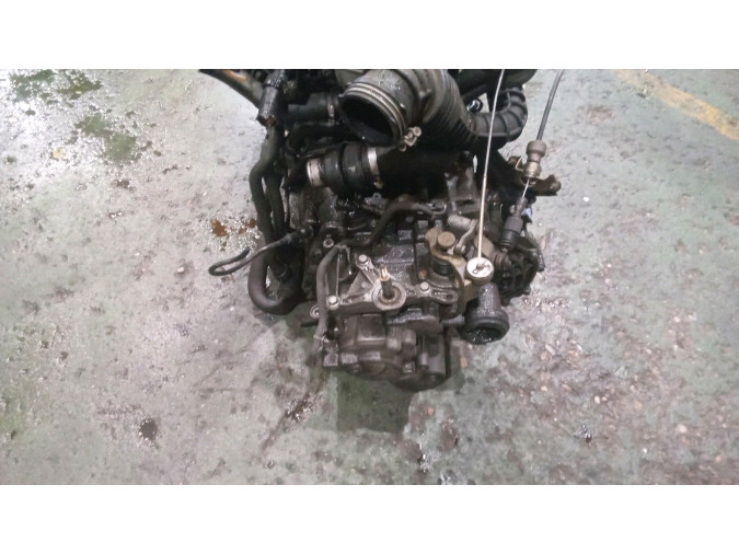 MOTOR CON ACCESORIOS Y CAJA DE CAMBIOS NISSAN PRIMERA 2003