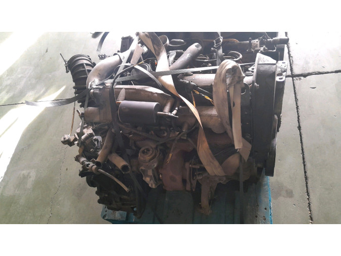 MOTOR CON ACCESORIOS Y CAJA DE CAMBIOS NISSAN PRIMERA 2003