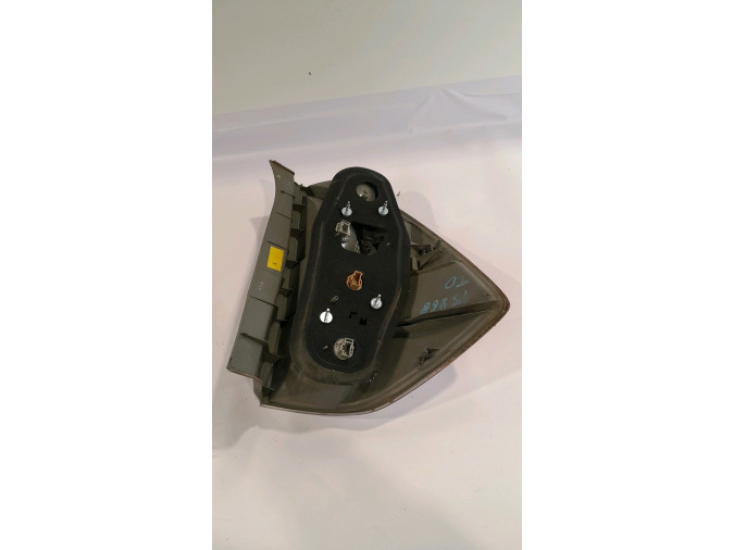 PILOTO TRASERO DERECHO HONDA FR-V 2006