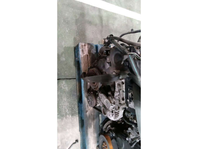 MOTOR CON ACCESORIOS Y CAJA DE CAMBIOS CITROEN C3 2003