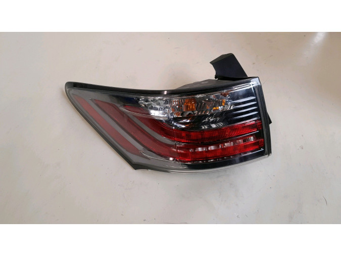 PILOTO TRASERO IZQUIERDO LEXUS CT 200H 2016