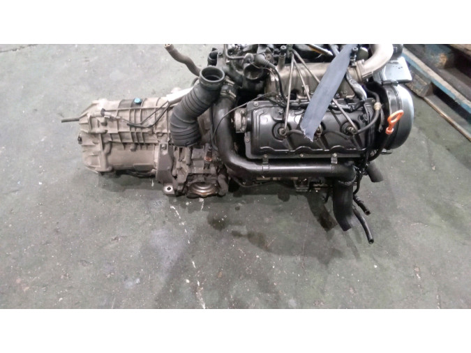 MOTOR CON ACCESORIOS Y CAJA DE CAMBIOS AUDI A6 2000