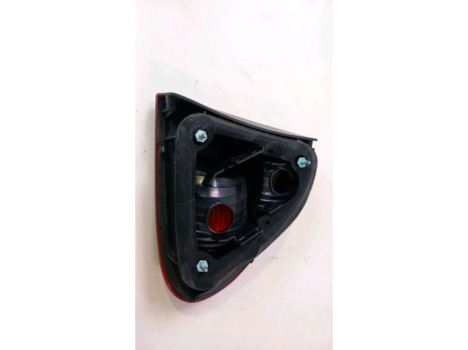 PILOTO TRASERO IZQUIERDO SEAT LEON 2002