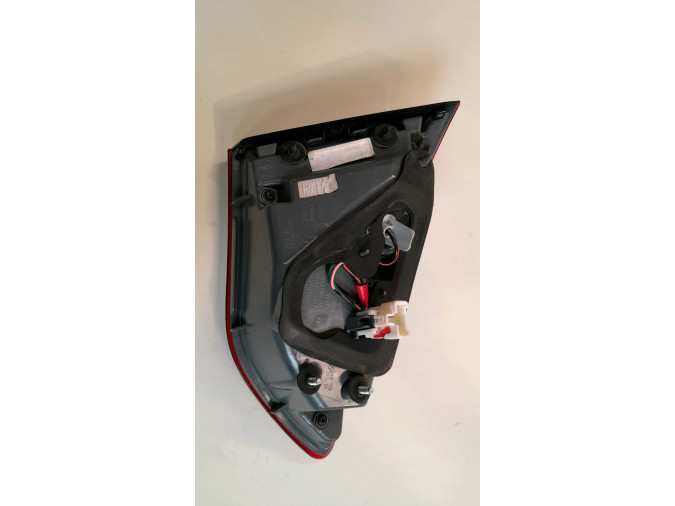 PILOTO TRASERO DERECHO INTERIOR HYUNDAI I30 2014