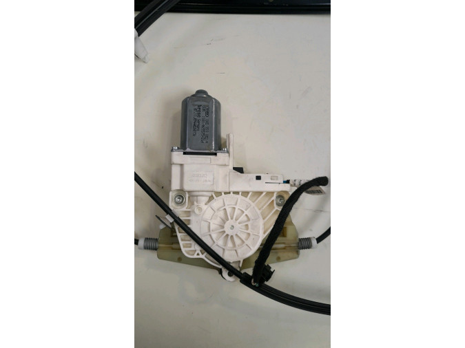 ELEVALUNAS DELANTERO DERECHO AUDI A6 2009