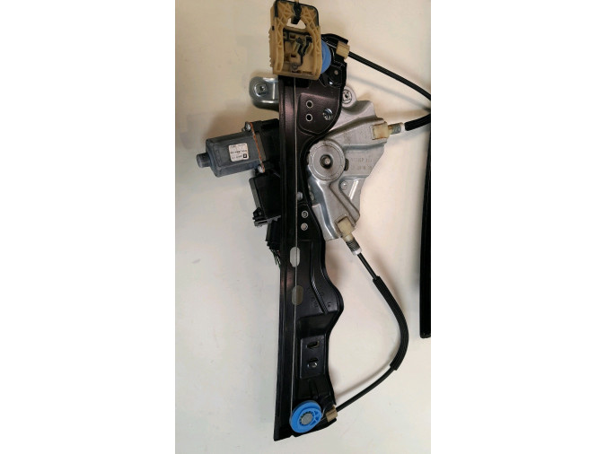 ELEVALUNAS DELANTERO IZQUIERDO OPEL ASTRA 2010