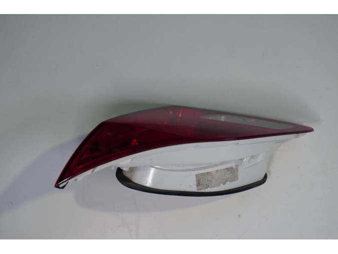 PILOTO TRASERO PORTON DERECHO INTERIOR OPEL ASTRA 2013