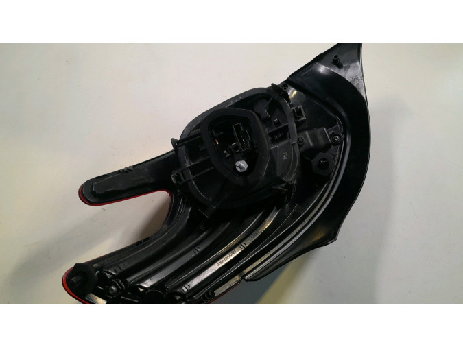 PILOTO TRASERO IZQUIERDO PEUGEOT 208 2016