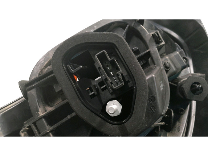 PILOTO TRASERO IZQUIERDO PEUGEOT 208 2016