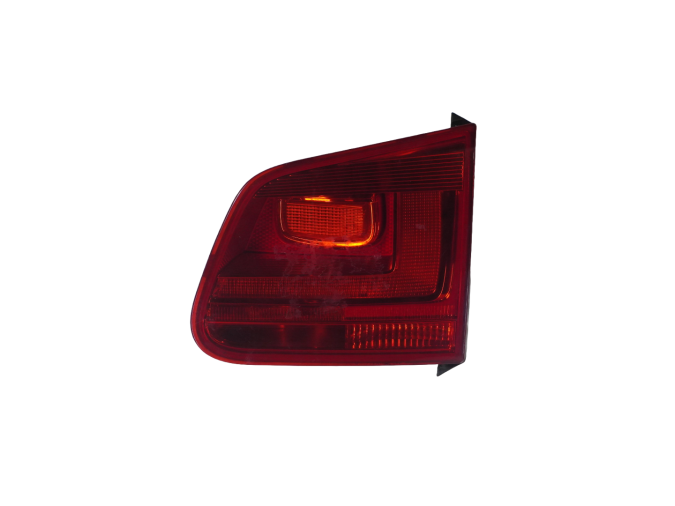 PILOTO TRASERO DERECHO VOLKSWAGEN TIGUAN 2014