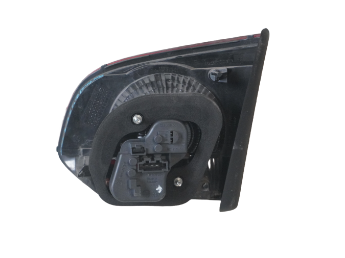 PILOTO TRASERO IZQUIERDO INTERIOR VOLKSWAGEN GOLF 2011