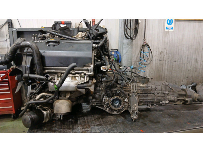 MOTOR CON ACCESORIOS Y CAJA DE CAMBIOS AUDI A4 1998