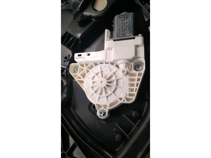 ELEVALUNAS TRASERO DERECHO PORSCHE CAYENNE 2014