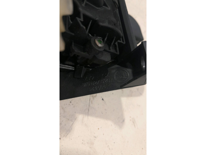 CERRADURA PORTÓN TRASERO SKODA SUPERB 2012