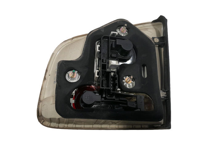 PILOTO TRASERO IZQUIERDO VOLKSWAGEN TOUAREG 2004
