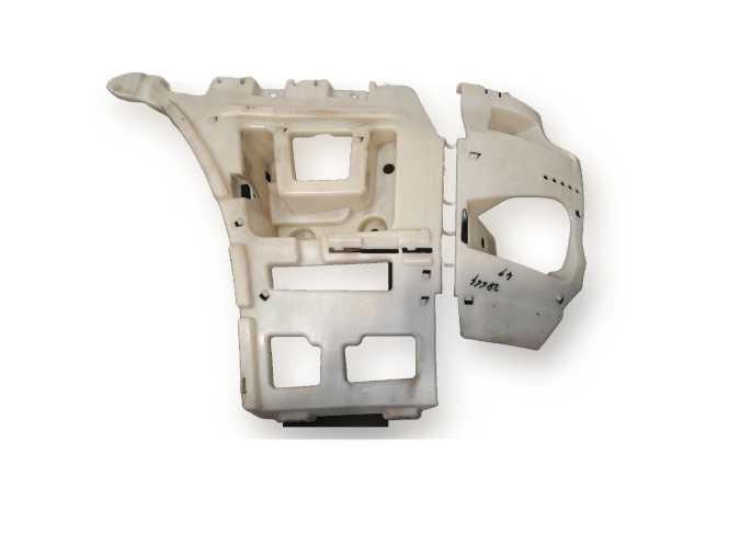 GUIA PARAGOLPES TRASERO IZQUIERDA BMW 120D 2010
