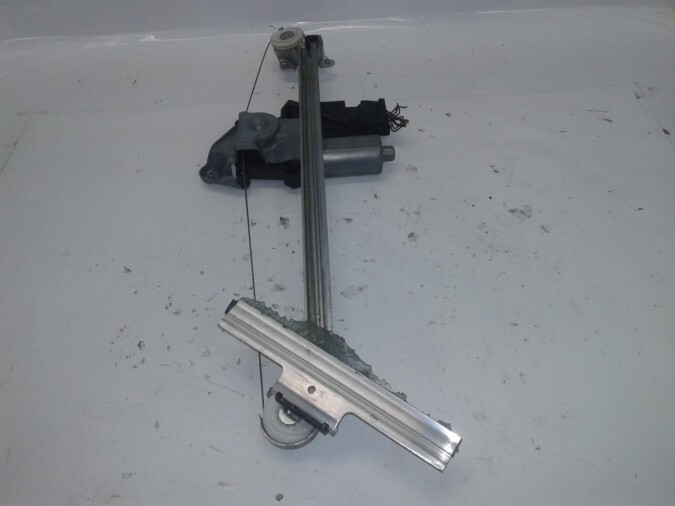ELEVALUNAS DELANTERO DERECHO MERCEDES CLASE E 2000