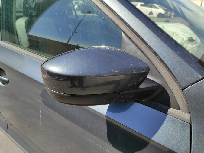 Retrovisor Derecho SEAT TOLEDO GRIS 2015