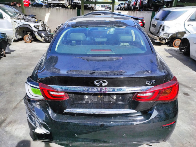 PORTON TRASERO INFINITI Q70 2016