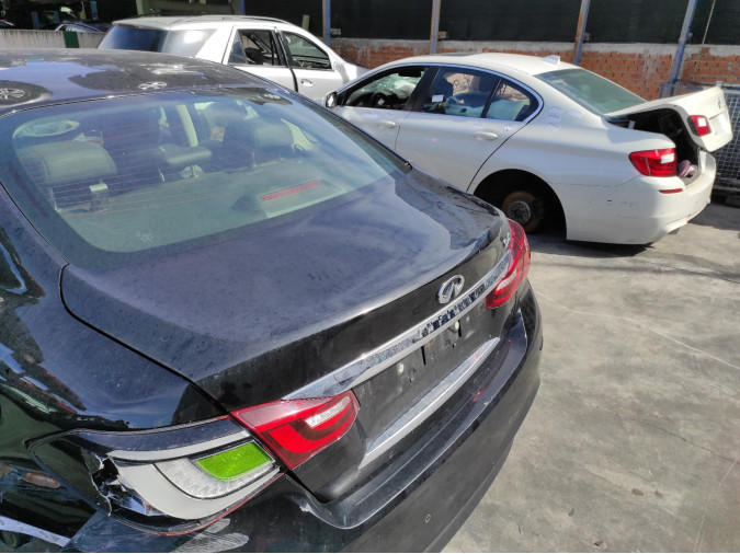 PORTON TRASERO INFINITI Q70 2016