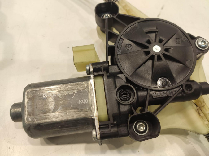 ELEVALUNAS DELANTERO DERECHO SEAT LEON 2018