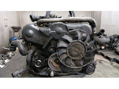 MOTOR CON ACCESORIOS Y CAJA DE CAMBIOS  2003