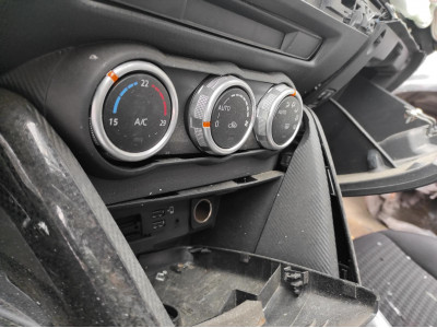 MANDO CALEFACCION MAZDA 2 2019