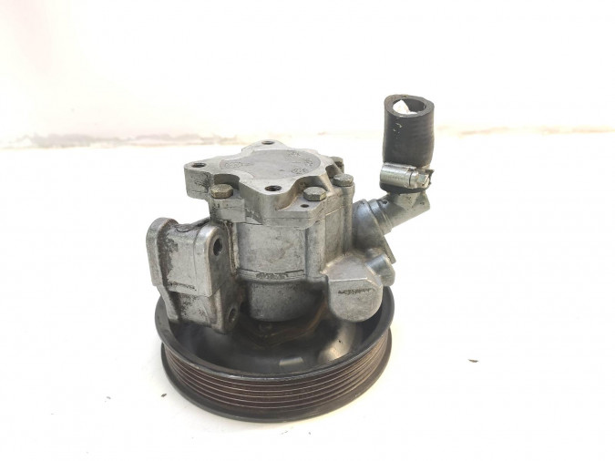 BOMBA SERVODIRECCION MERCEDES VITO 2001