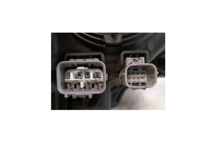 FARO DELANTERO IZQUIERDO MITSUBISHI OUTLANDER 2016