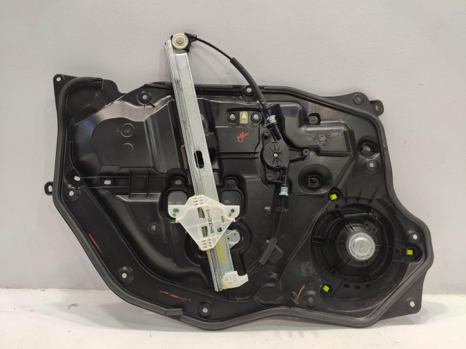 ELEVALUNAS DELANTERO DERECHO MAZDA 2 2019