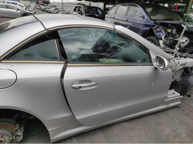 PUERTA DELANTERA DERECHA MERCEDES SL GRIS 37293