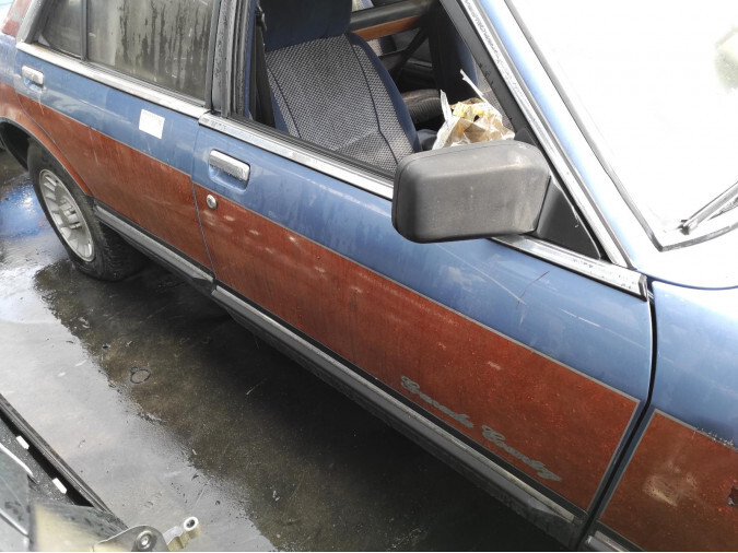 PUERTA DELANTERA DERECHA  FORD GRANADA 1982