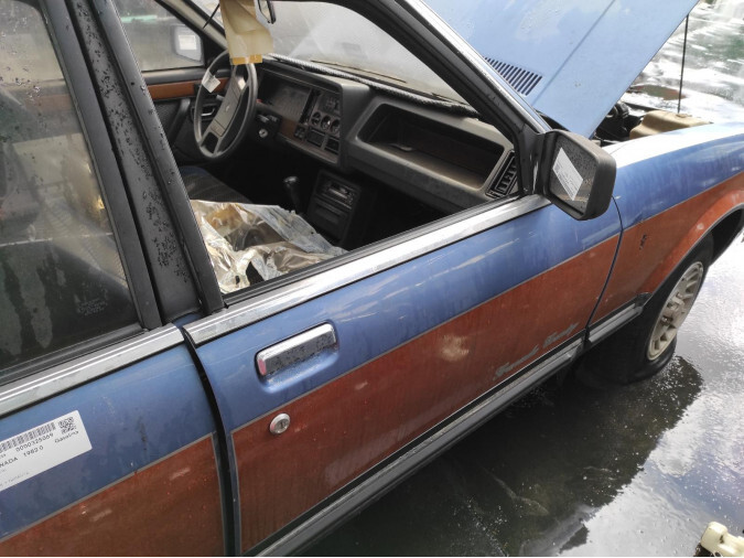 PUERTA DELANTERA DERECHA  FORD GRANADA 1982