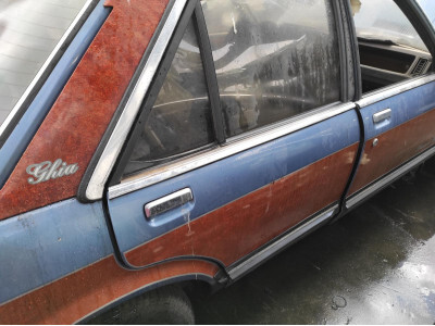 PUERTA TRASERA DERECHA  FORD GRANADA 1982