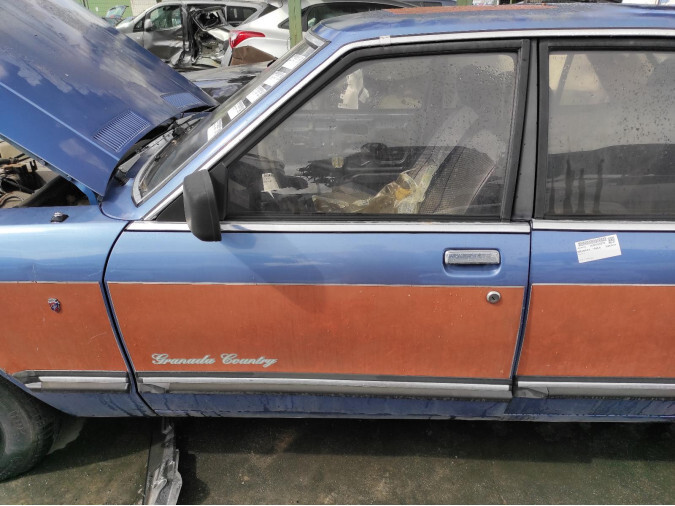 PUERTA DELANTERA IZQUIERDA  FORD GRANADA 1982