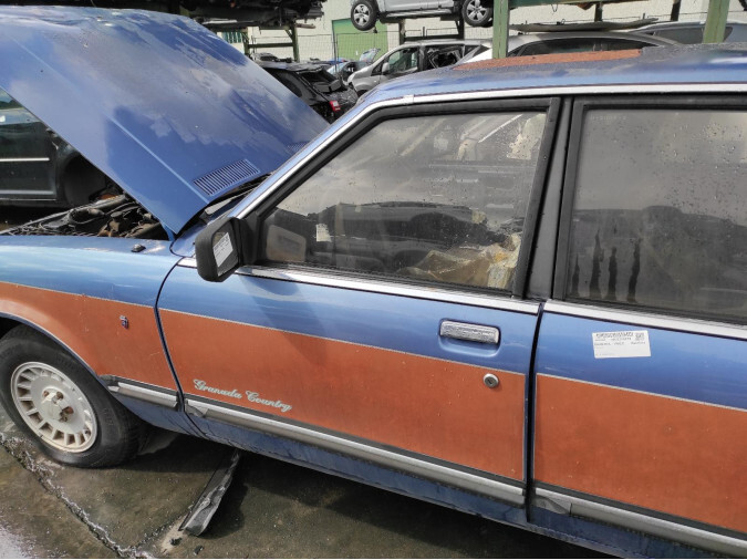 PUERTA DELANTERA IZQUIERDA  FORD GRANADA 1982
