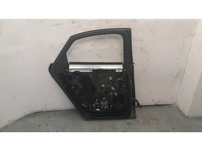 PUERTA TRASERA IZQUIERDA AUDI A8 NEGRA 2016