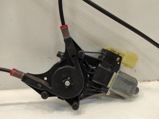 ELEVALUNAS DELANTERO DERECHO FORD FIESTA 2014