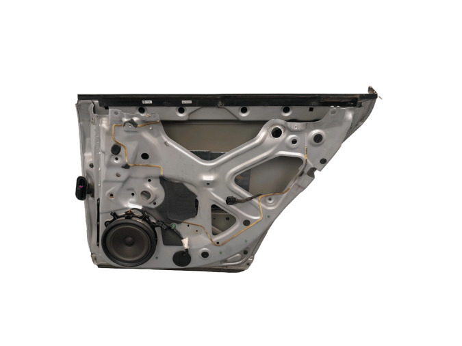 PUERTA TRASERA DERECHA  AUDI A4 PLATA 2007