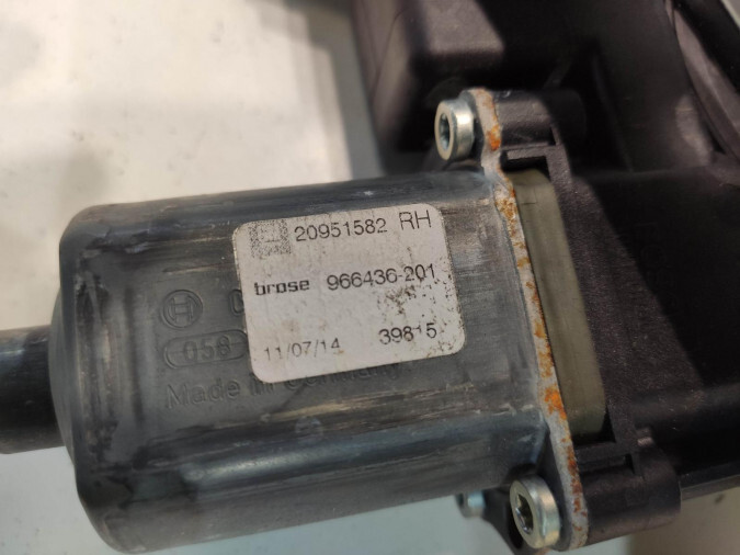 ELEVALUNAS DELANTERO DERECHO OPEL ASTRA 2014