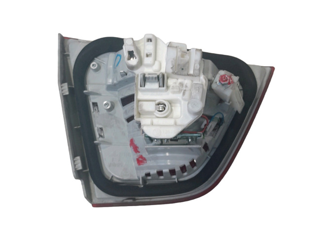 PILOTO TRASERO DERECHO INTERIOR BMW SERIE 3 2011