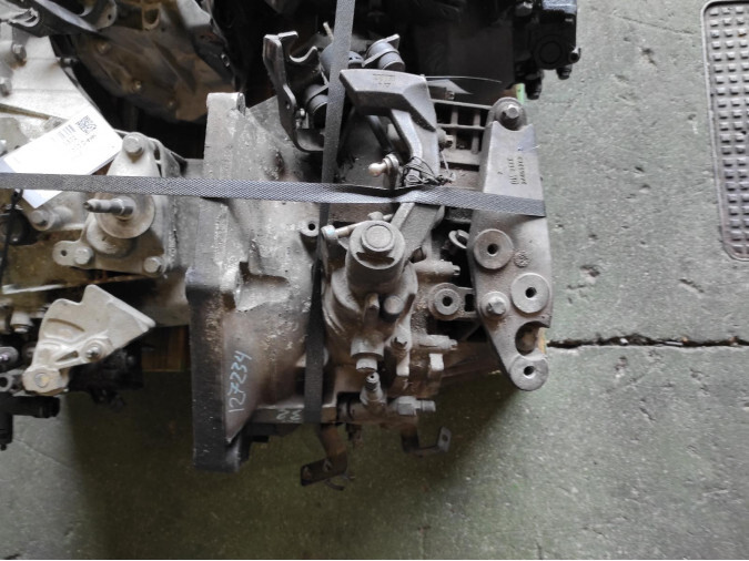 CAJA CAMBIOS OPEL ZAFIRA 2006