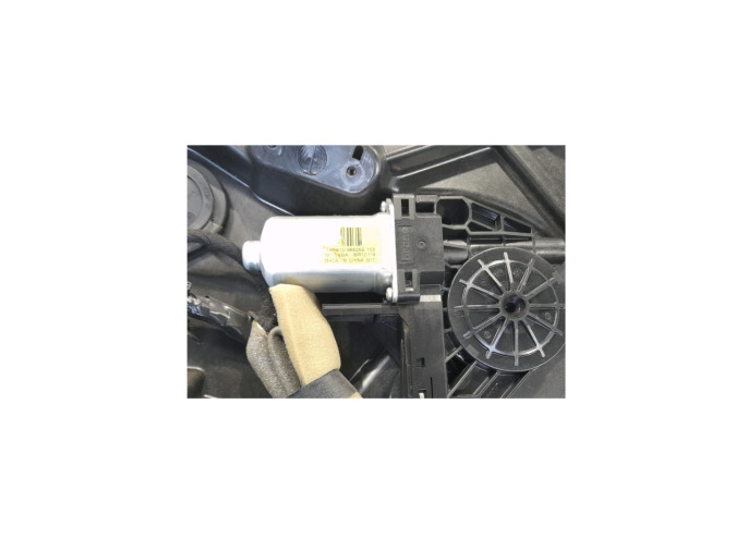 ELEVALUNAS DELANTERO IZQUIERDO VOLVO V60 2020