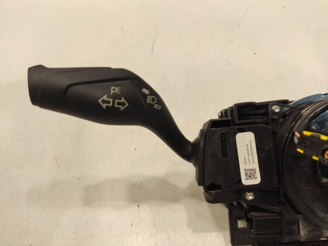 MANDO MULTIFUNCION FORD FOCUS 2016
